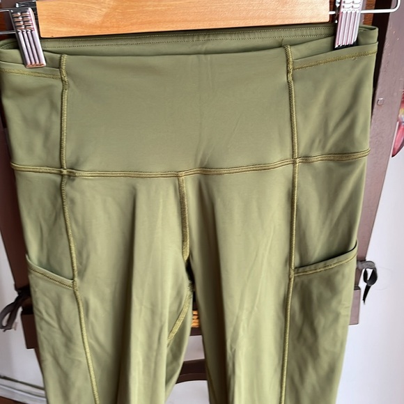 Green Lululemon Fast and Free Leggings size 4 - Picture 6 of 6